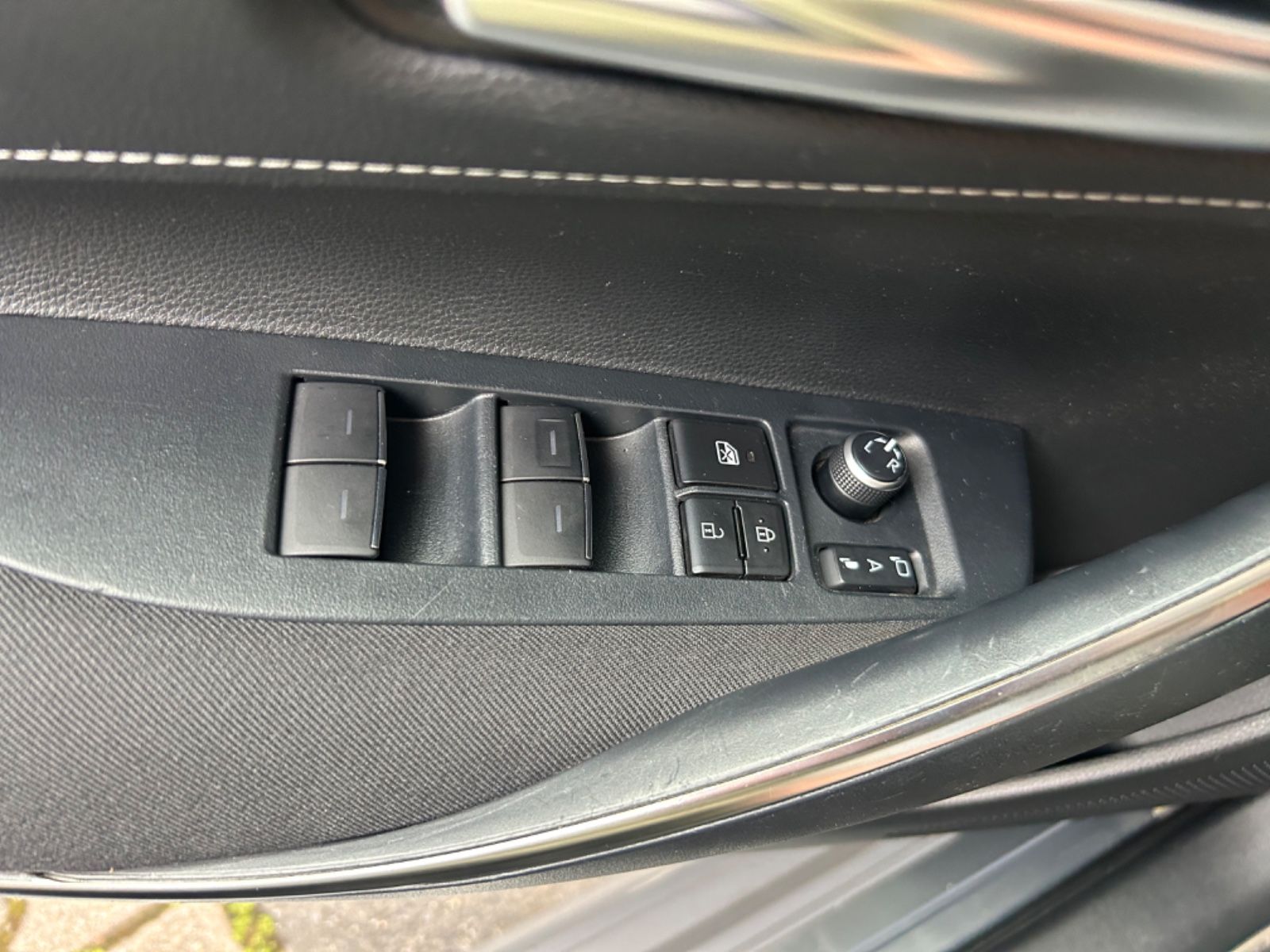 Toyota Corolla Touring Sports Hybrid Team D - Samsaru's Car Outlet
