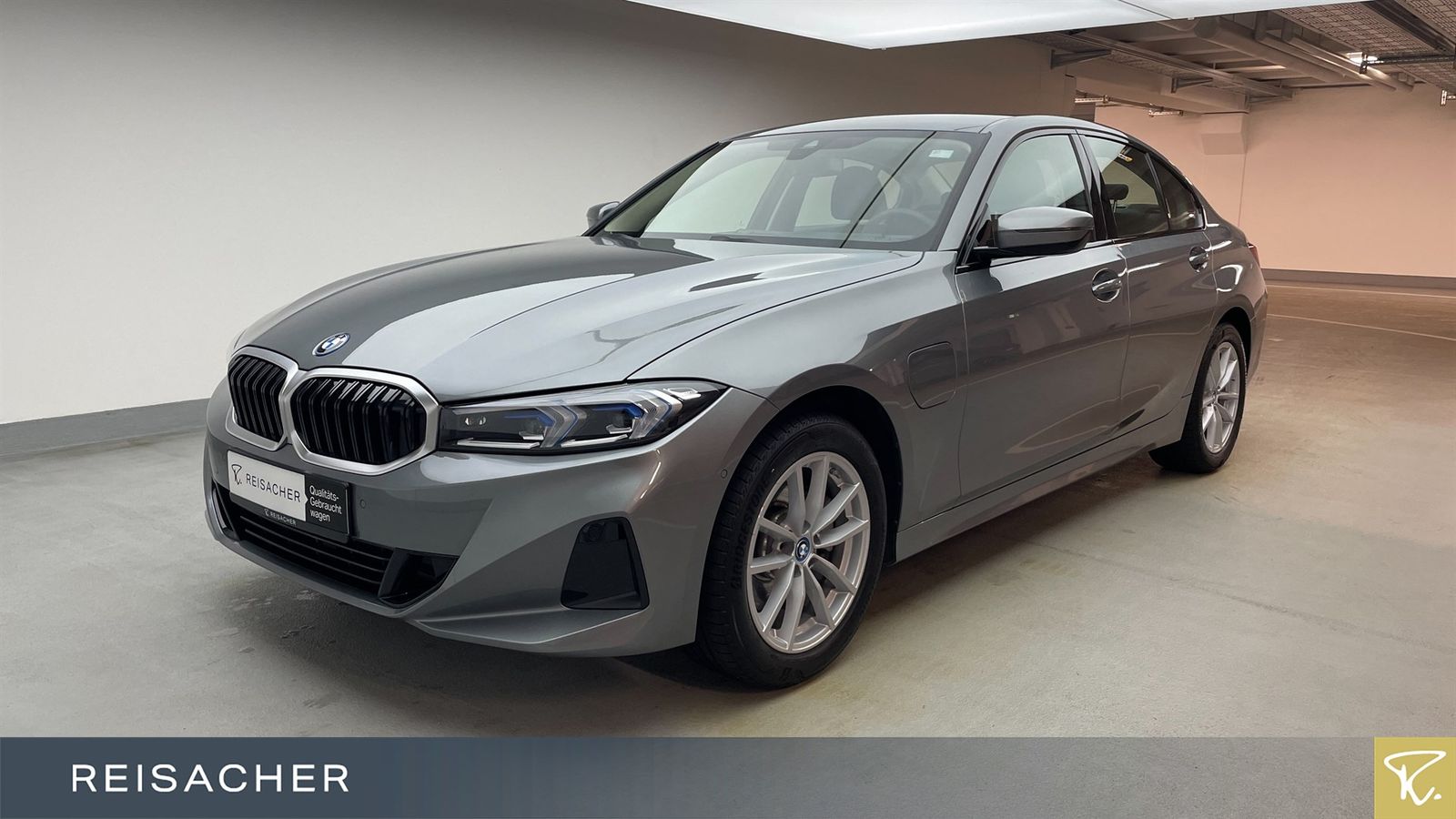 BMW 330e A xDrive LCProf - Samsaru's Car Outlet