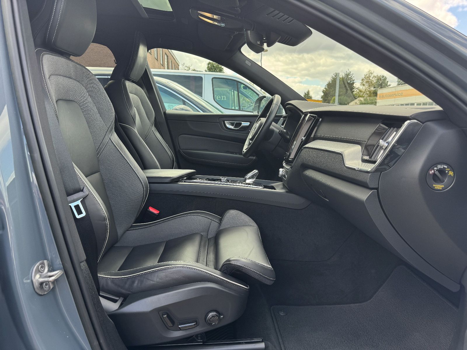 Volvo XC60 B5 D Ultimate Bright AWD Pano HeadUp AHK