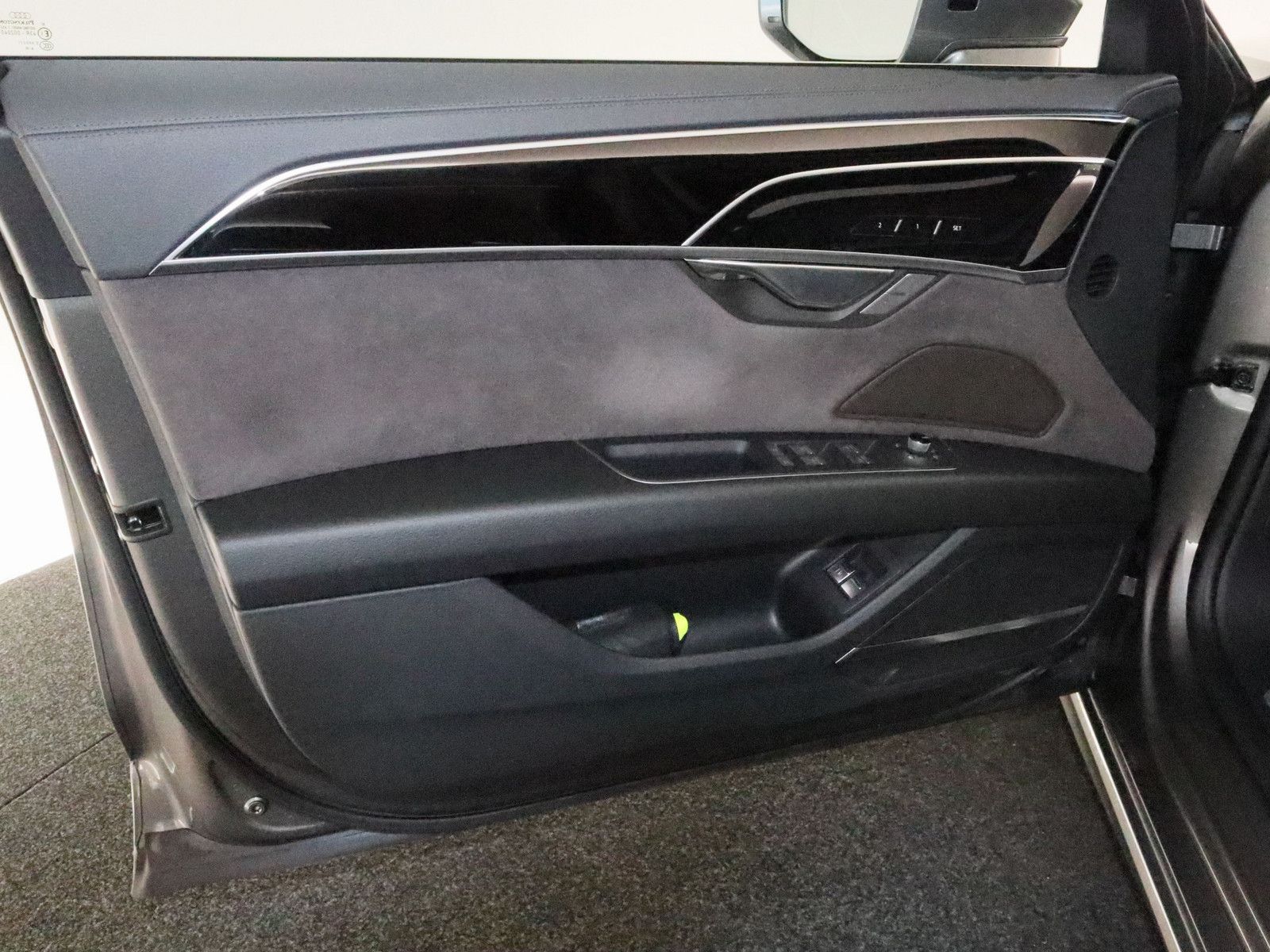 Audi A8 60 TFSI e quattro - Samsaru's Car Outlet