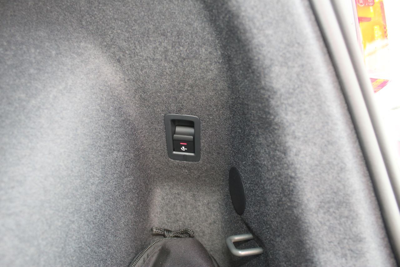 Audi Q3 S line 40 TFSI quattro S tronic - Samsaru's Car Outlet