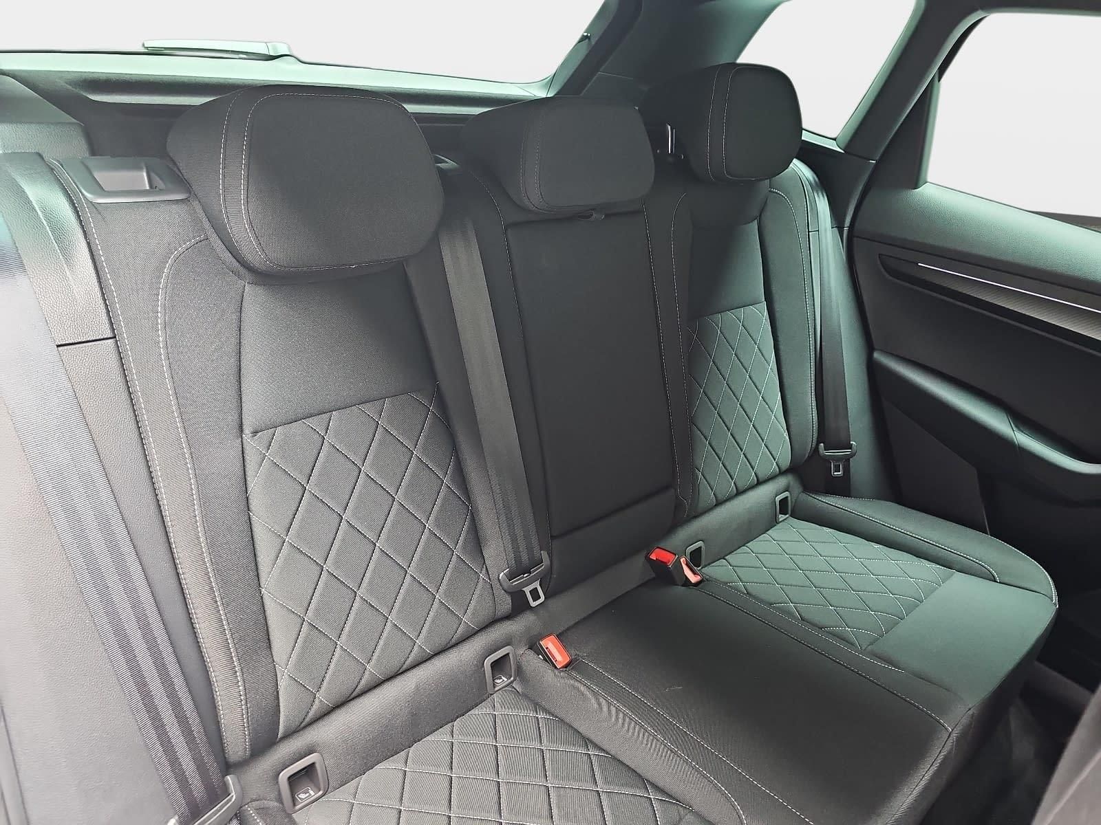 Skoda 1.5 TSI DSG SPORTLINE NAVI LED-MATRIX PANO CANTO