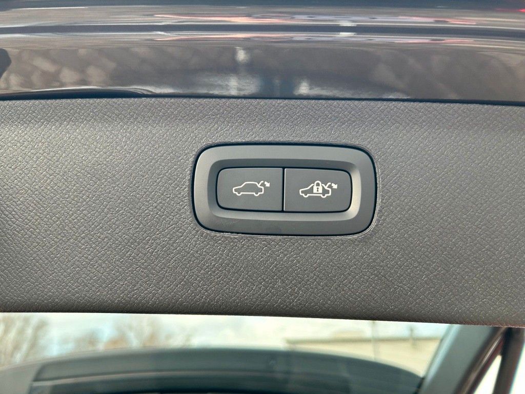 Volvo XC90 B5 D AWD Geartronic ULTIMATE BRIGHT-7Si-AHK