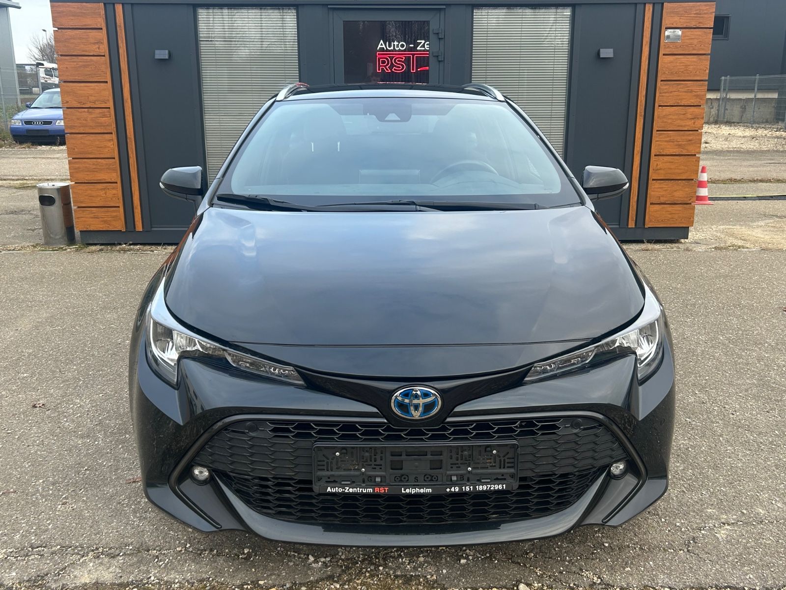 Toyota Corolla Touring Sports Hybrid Business Edition