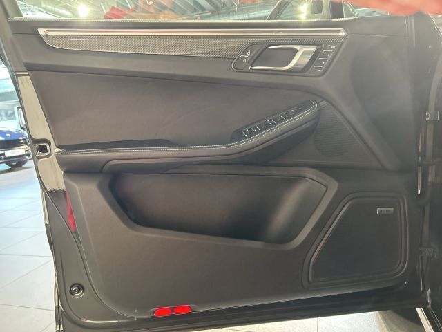 Porsche Macan T - Samsaru's Car Outlet