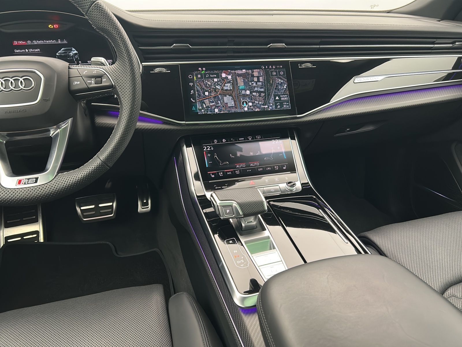 Audi RS Q8*Keramik*305 km/h*B&O*HUD*Pano*Standh*Matri