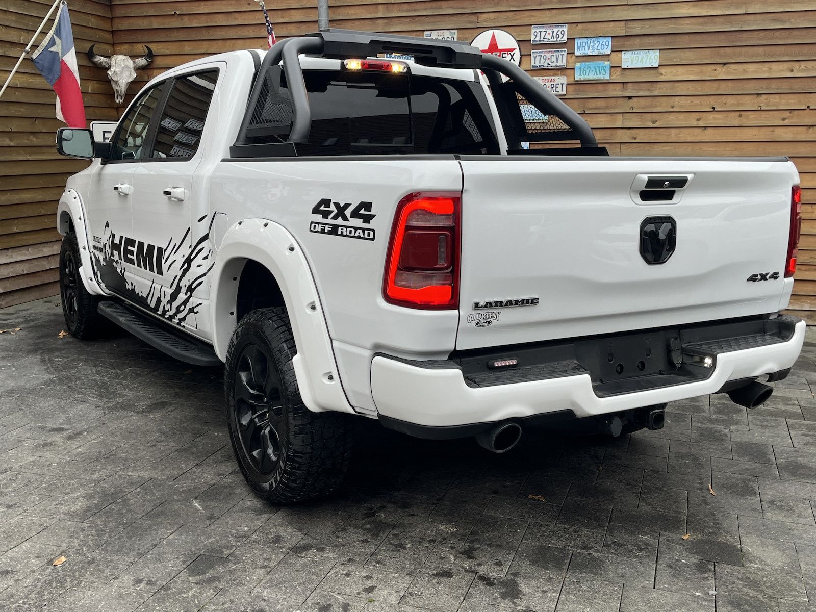 Dodge RAM 1500 Laramie LED AHK LPG Memory LPG