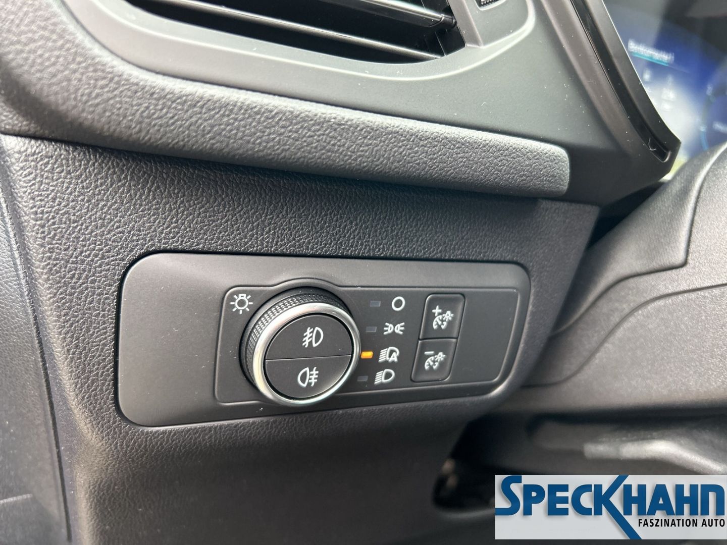Ford Kuga ST-Line 2.0 EcoBlue AT - Samsaru's Car Outlet