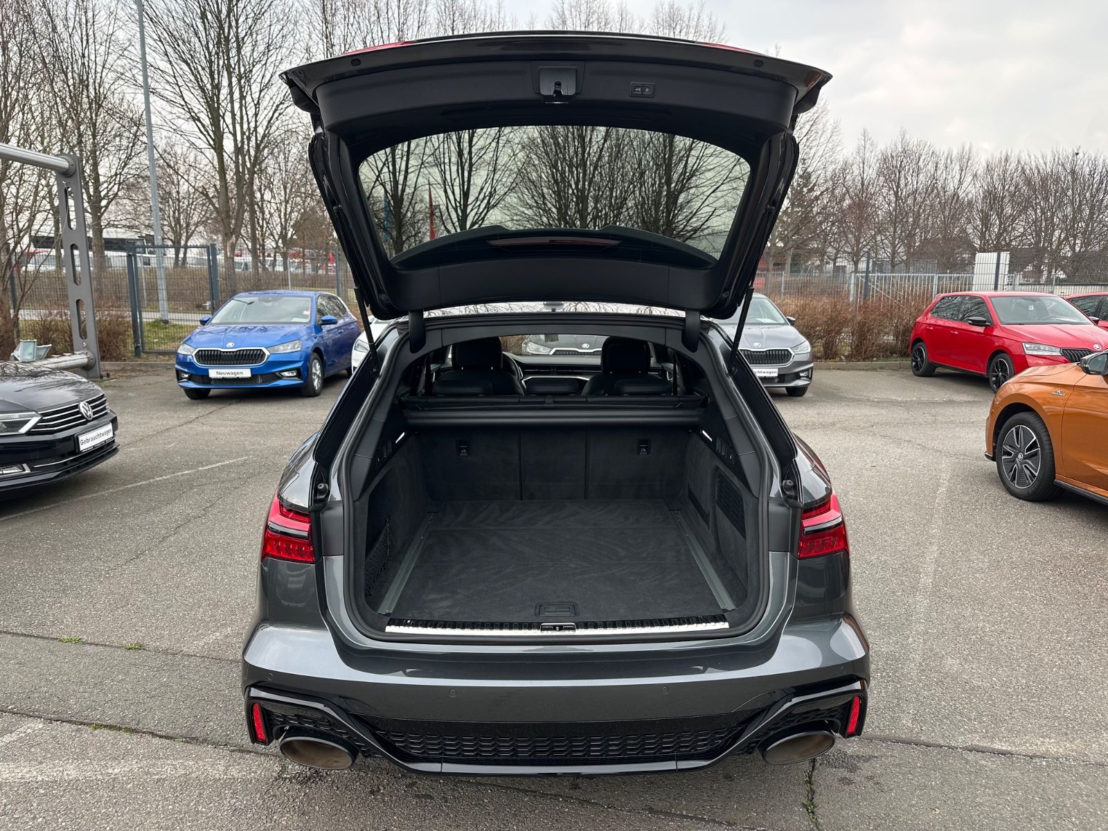 Audi RS6 Avant 4.0 TFSI quattro Panoramadach/22"/HUD