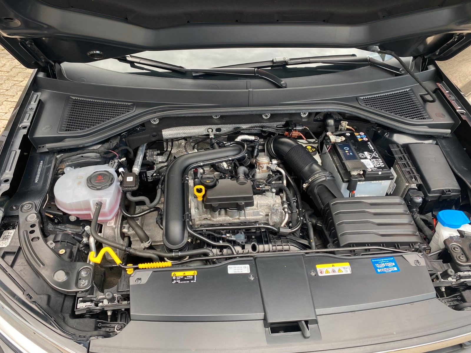 Volkswagen T-Roc Move - Samsaru's Car Outlet