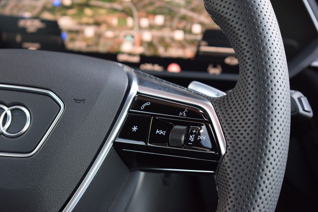 Audi Q8 50 e-tron quattro S-line - Samsaru's Car Outlet