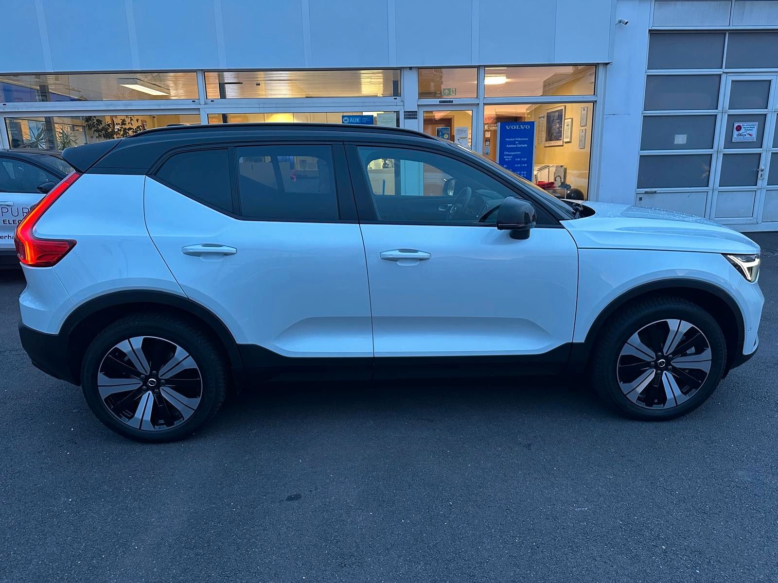 Volvo XC40 Twin AWD Ultimate AHK,Pano,360°,BLIS,ACC