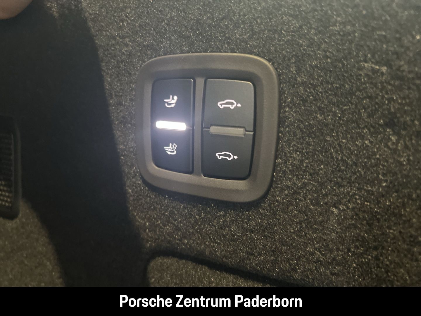 Porsche Cayenne Sportabgasanlage Panorama LED-Matrix