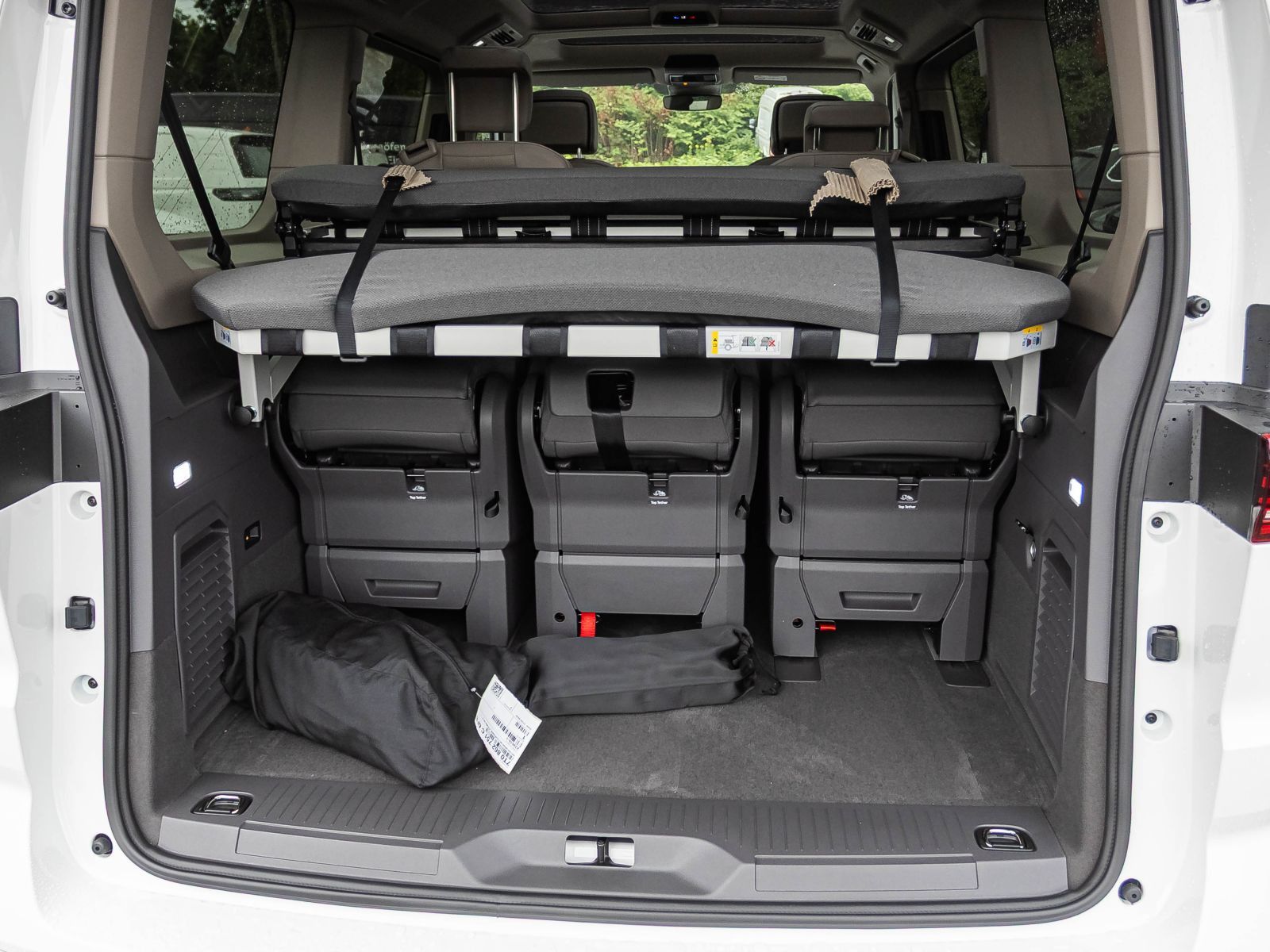 Volkswagen T7 Multivan Edition 2.0l 150kW TSI | Pano | AHK