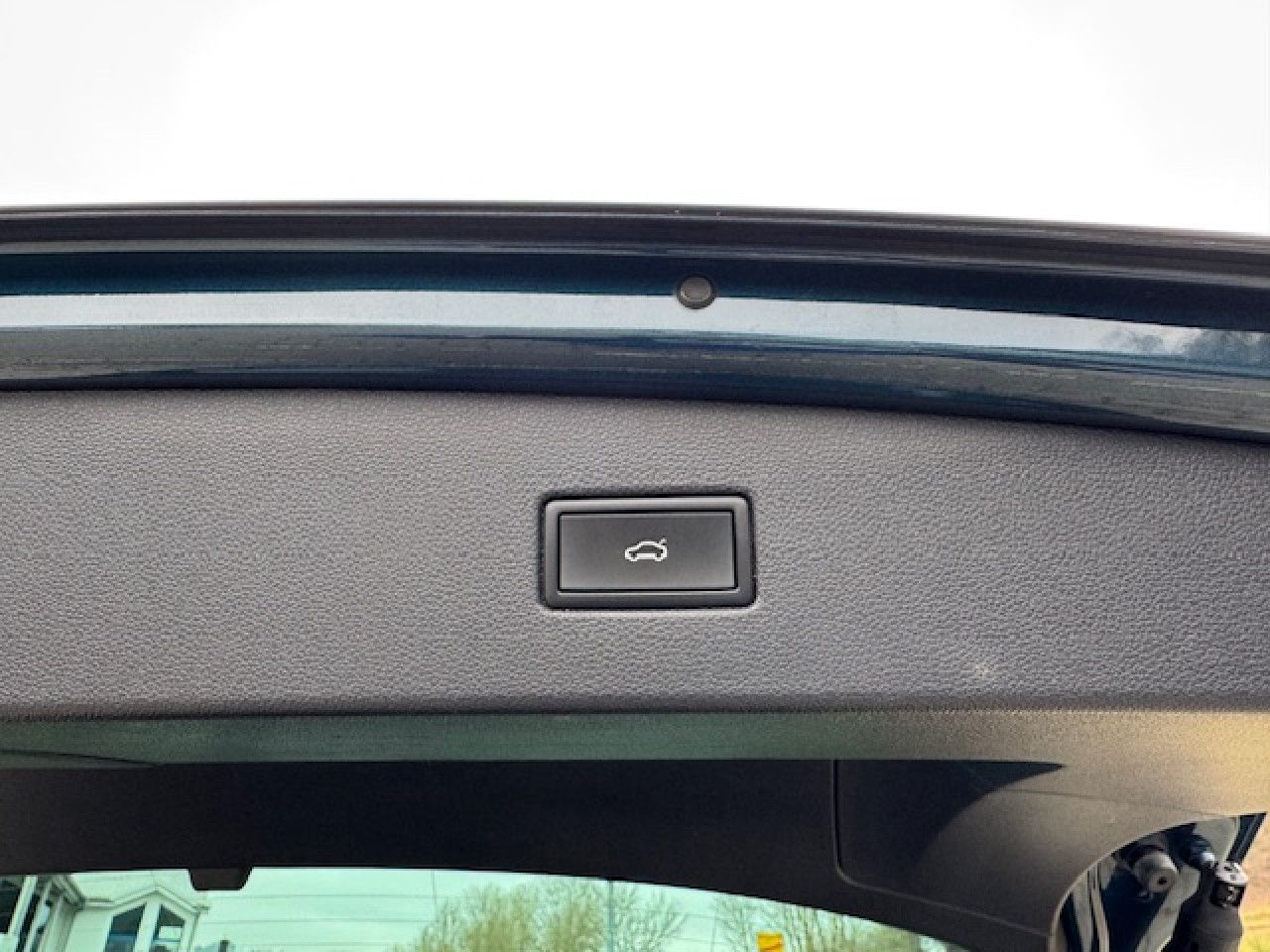 Volkswagen Tiguan Life 1.5 TSI - Samsaru's Car Outlet