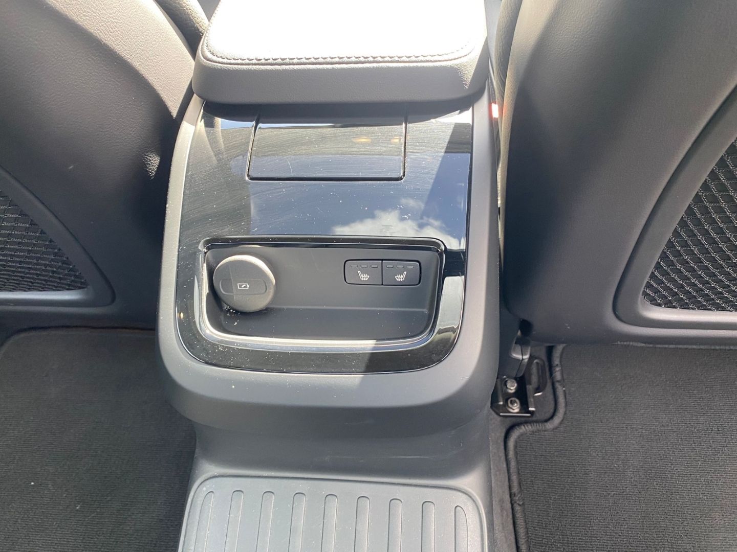 Volvo S60 T8 Recharge Ultimate Dark Plug-In Hybrid AWD