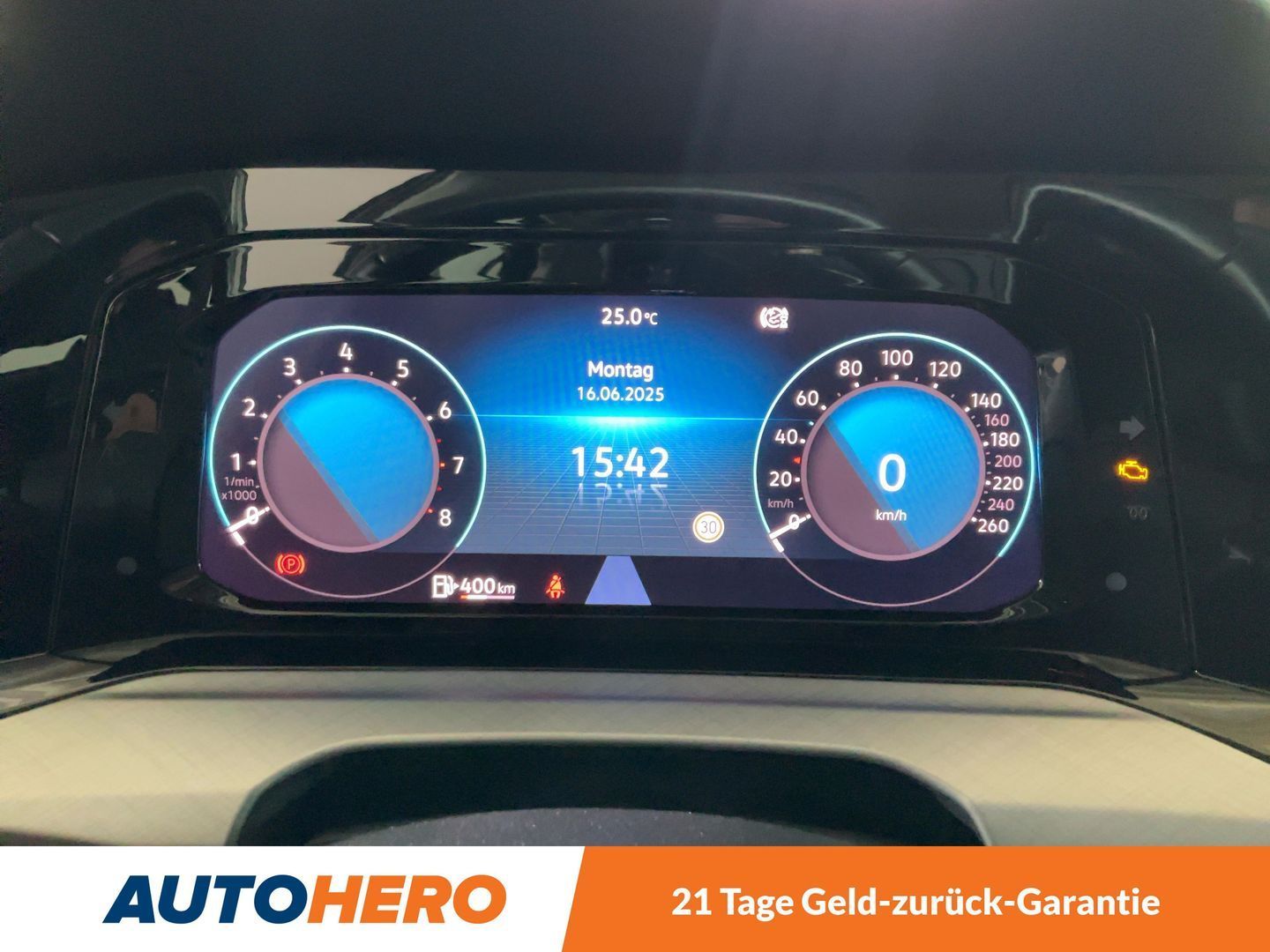 Volkswagen Golf VIII 1.5 TSI ACT Life - Samsaru's Car Outlet