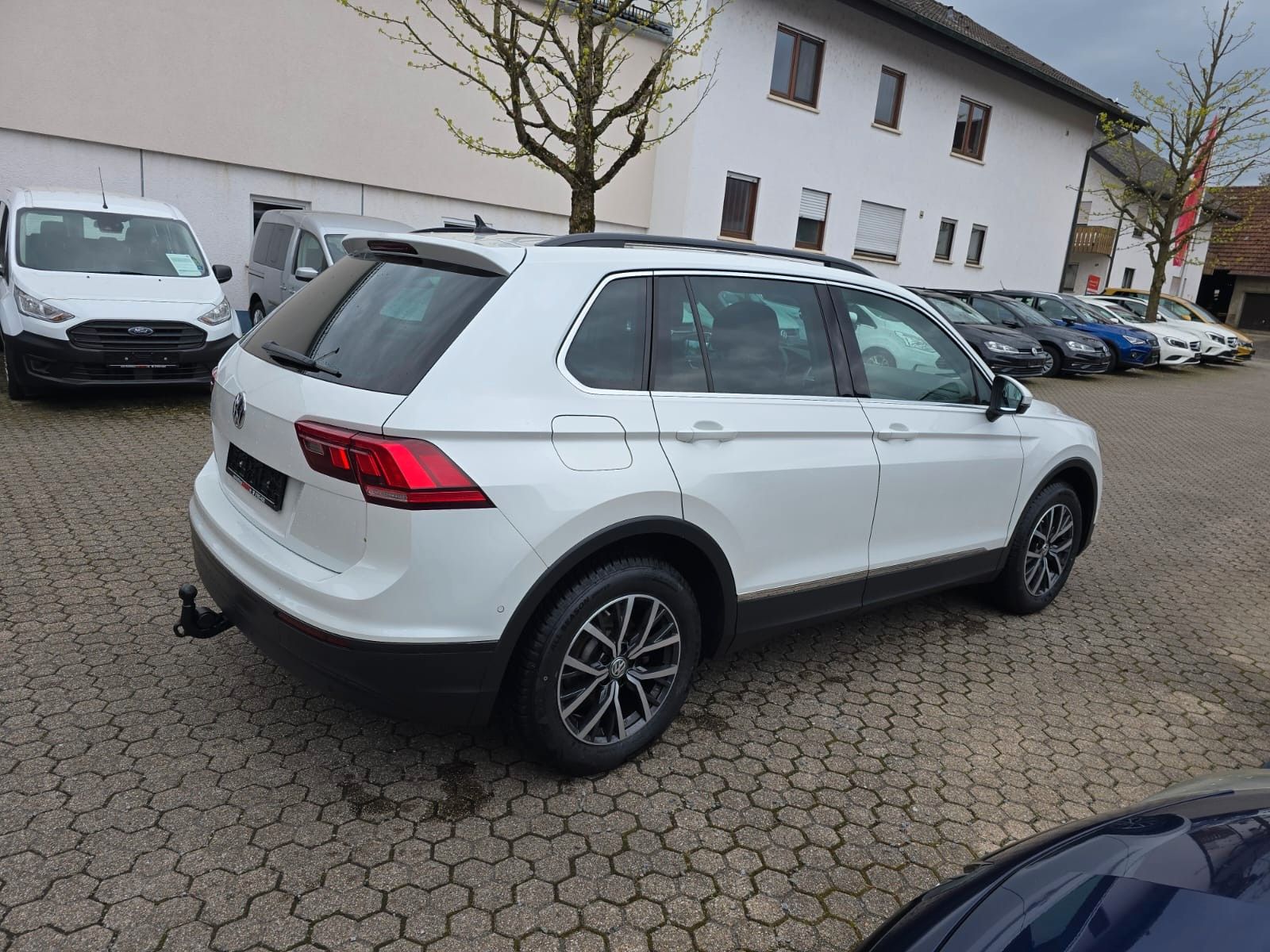 Volkswagen Tiguan Comfortline - Samsaru's Car Outlet