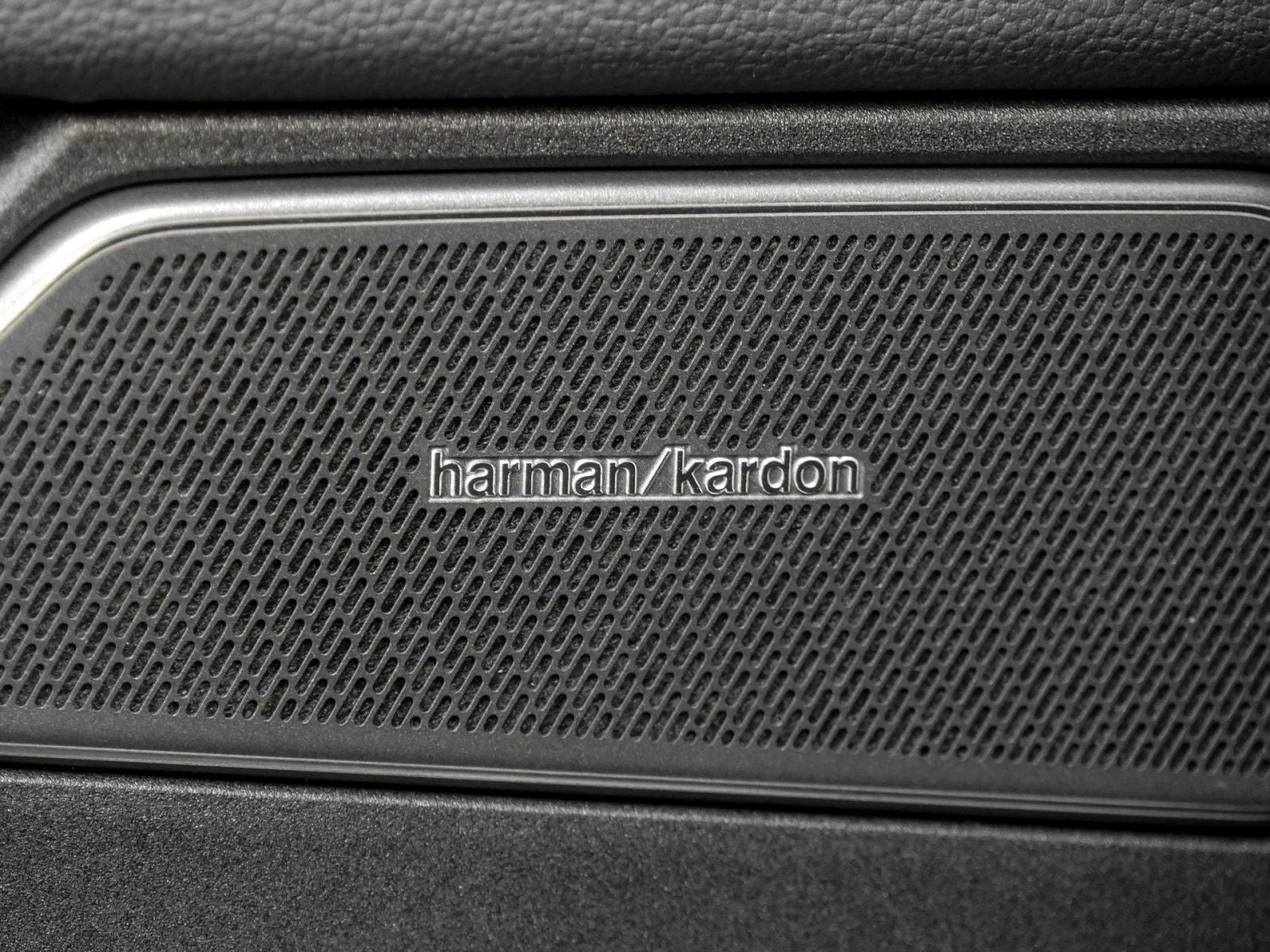 Volkswagen Passat Variant Elegance eHybrid AHK Pano Leder H