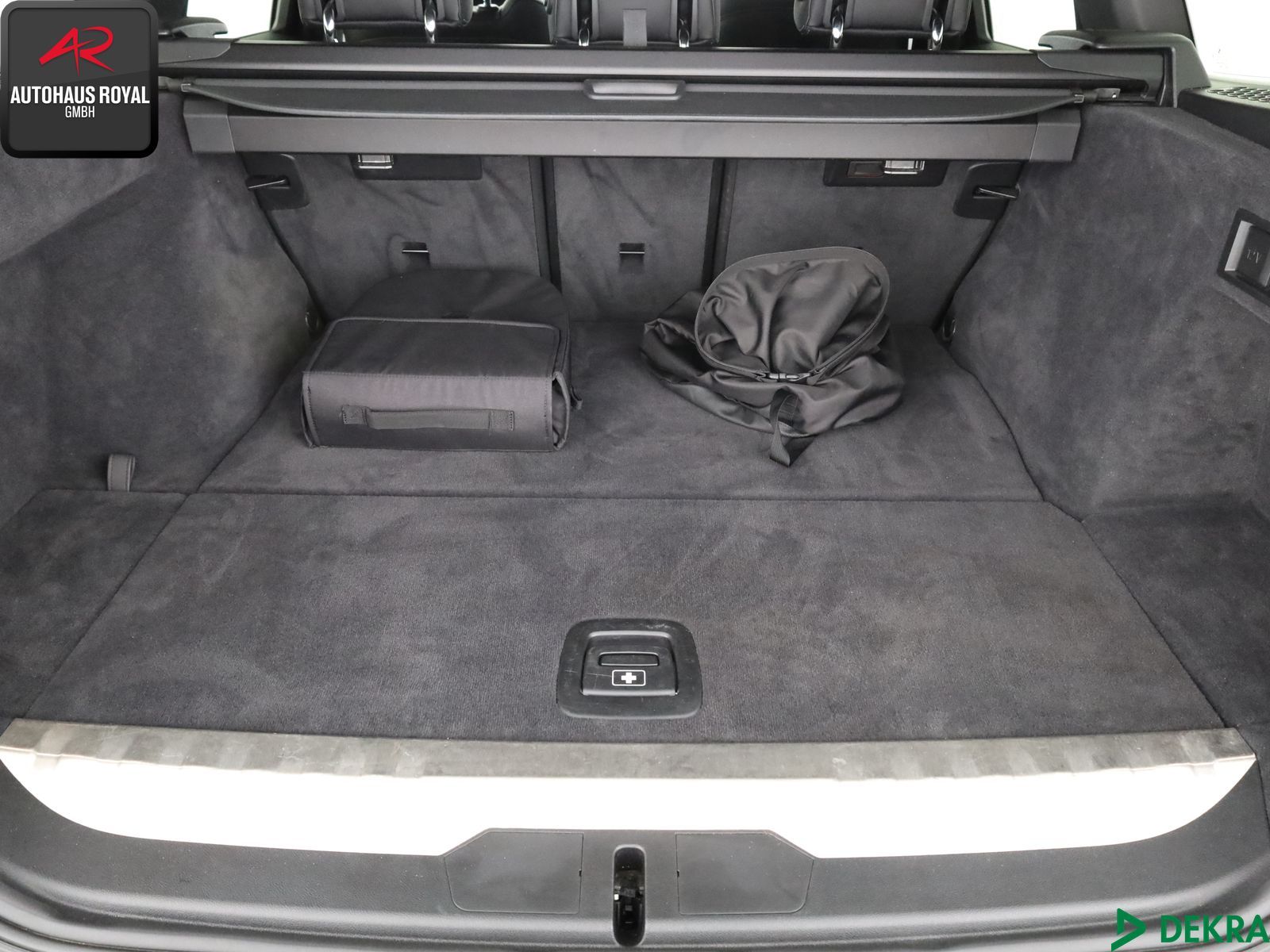 BMW 330 e - Samsaru's Car Outlet