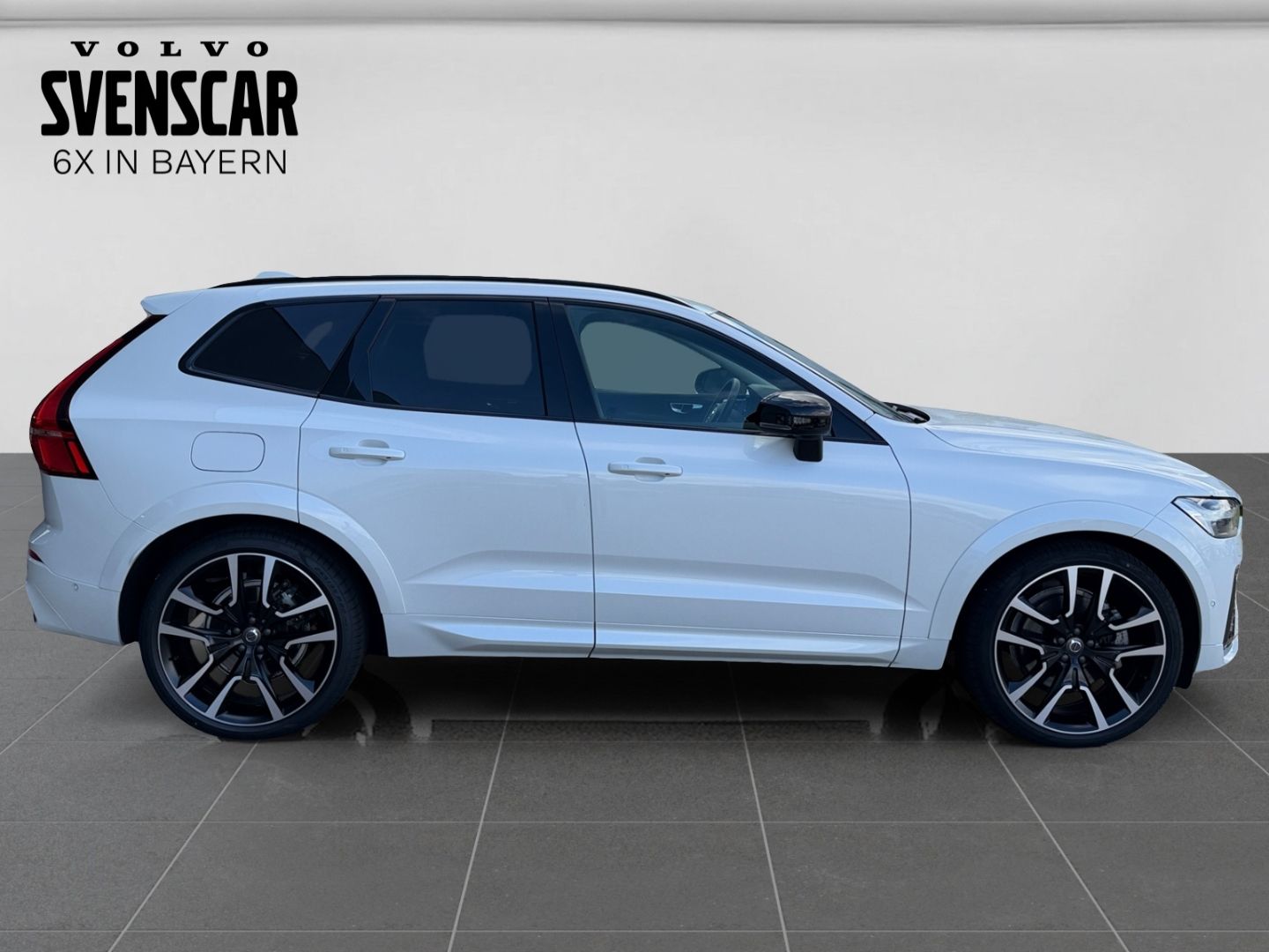 Volvo XC60 Ultra Dark AWD B5 Benzin EU6d HUD AD AHK Di