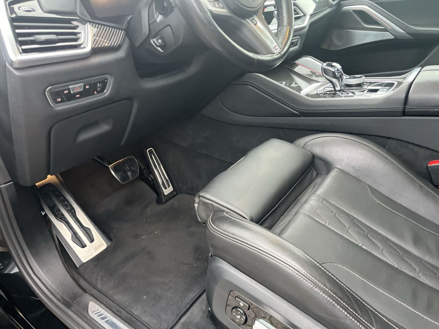 BMW X6 xDrive40d/M Sport/HUD/StHZG/AHK/BowersWilkins