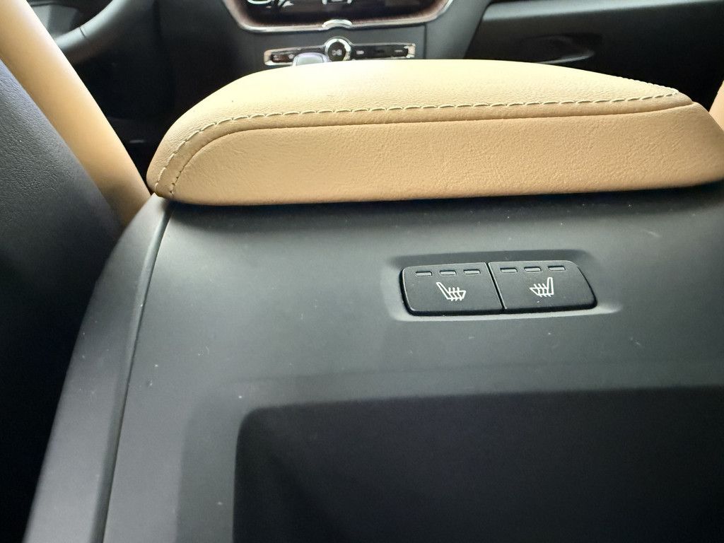 Volvo XC60 T6 Plus Dark Recharge Plug-In Hybrid AWD