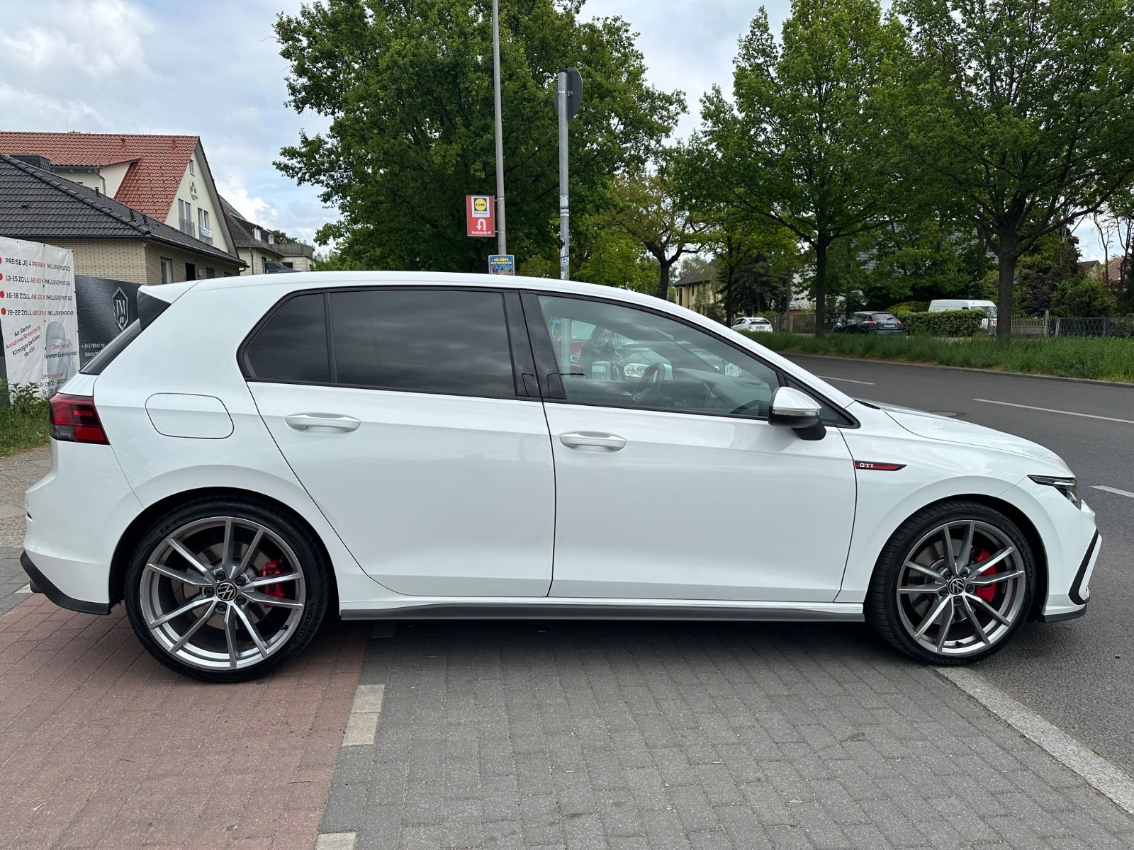 Volkswagen Golf VIII GTI - Samsaru's Car Outlet