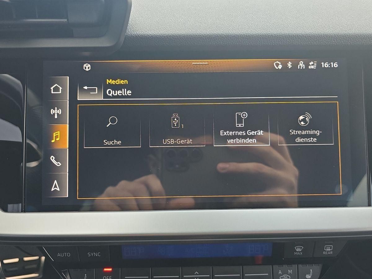 Audi A3 35 TFSI S line S-TRONIC MATRIX B&O ACC T-LEDE