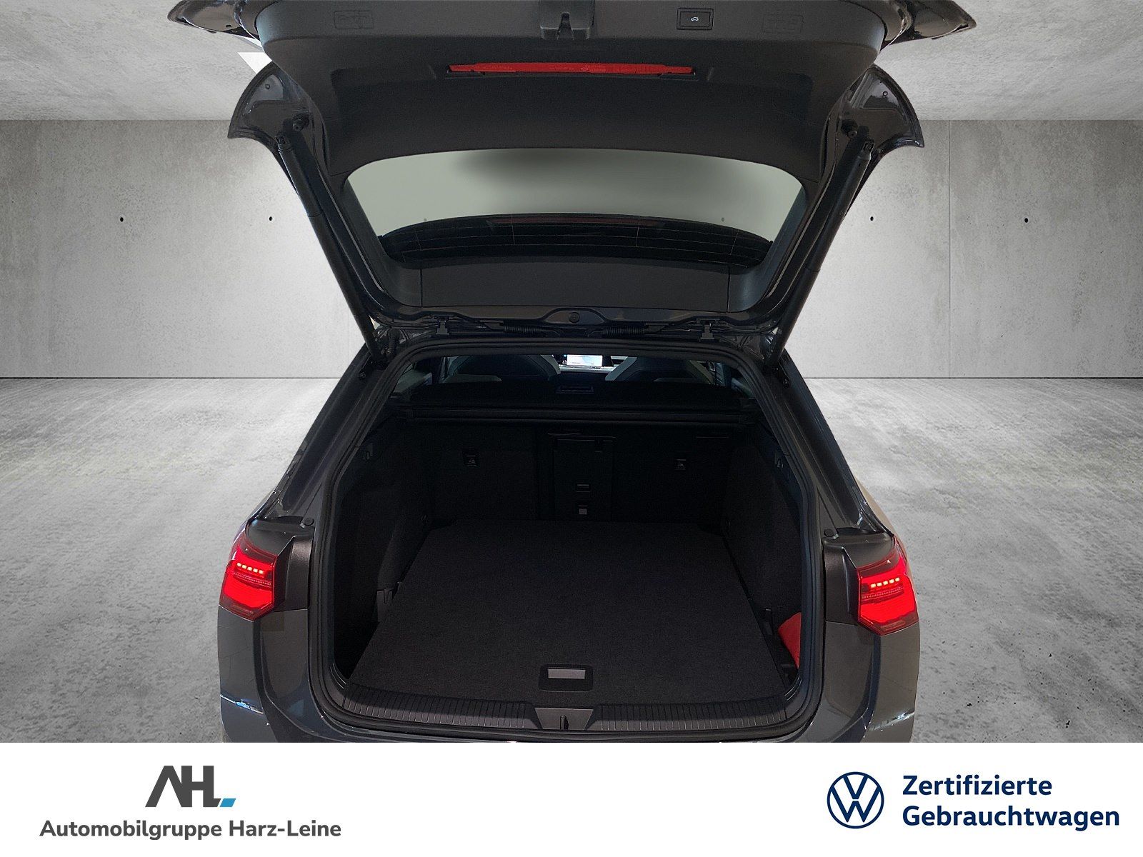 Volkswagen Golf Variant VIII 2.0 TDI R-Line - Samsaru's Car Outlet