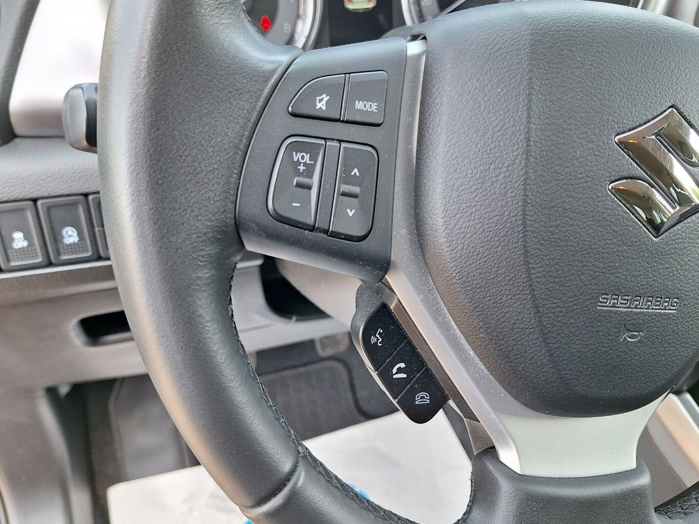 Suzuki Vitara 1.4 Mild-Hybrid Comfort - Samsaru's Car Outlet