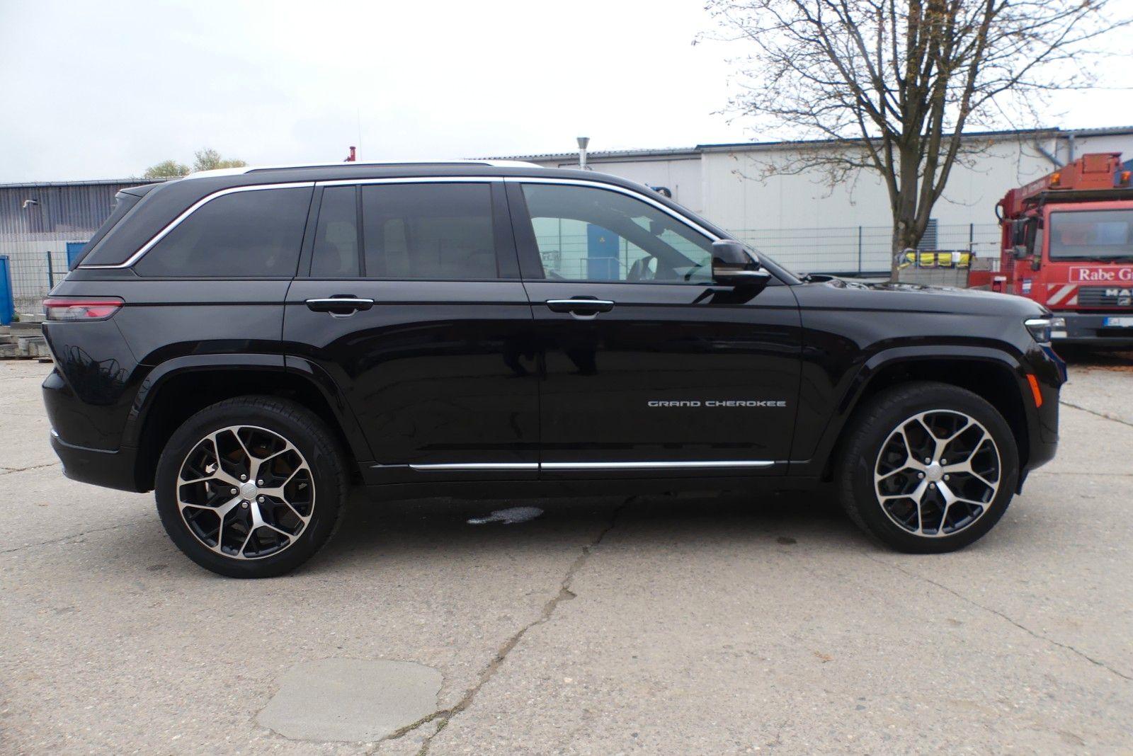 Jeep Grand Cherokee Summit Reserve Plug-In-Hybrid 4xe