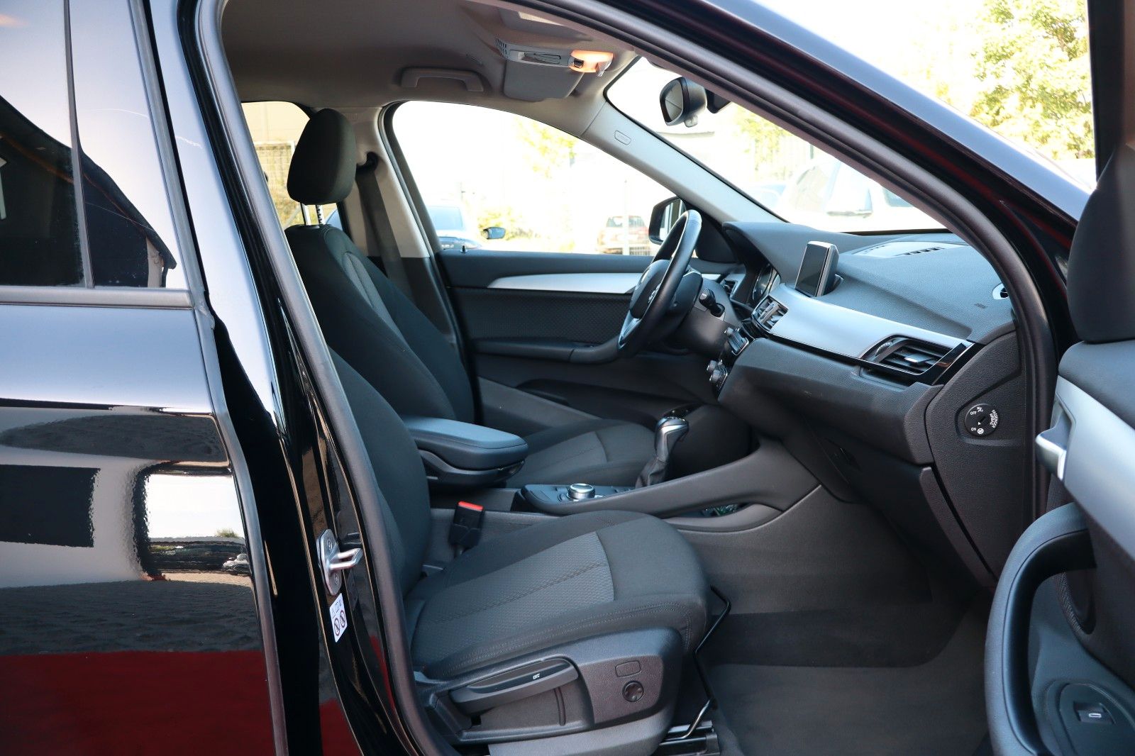 BMW X1 xDrive 25 e Advantage - Samsaru's Car Outlet