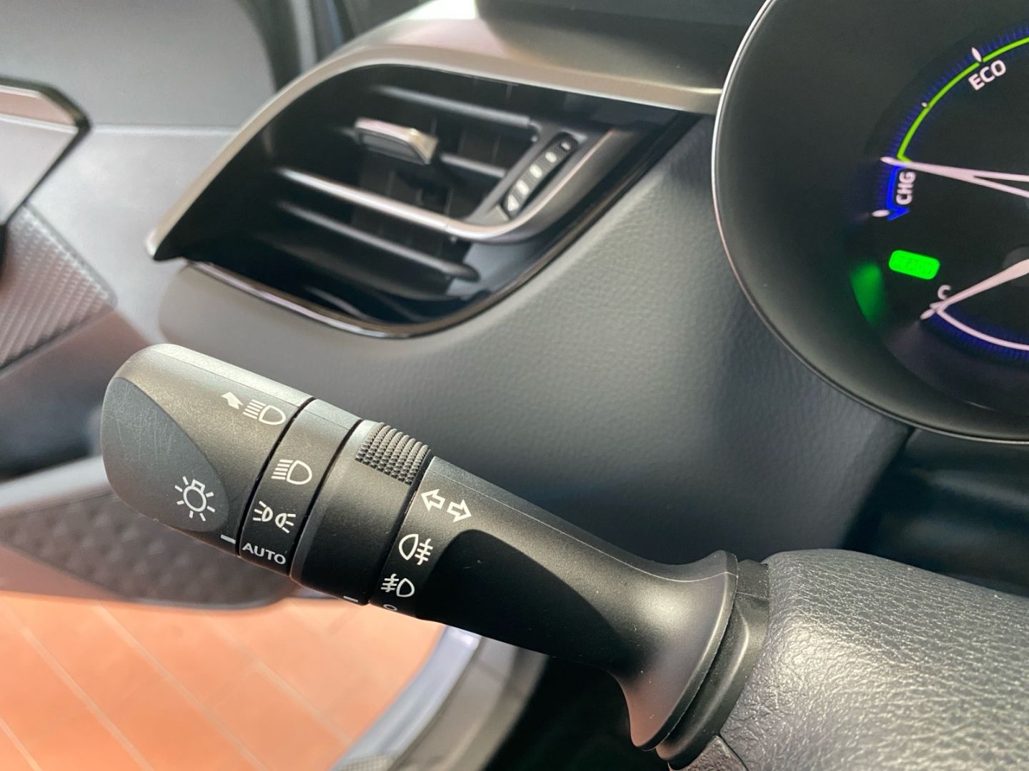 Toyota C-HR 2.0 Hybrid Team D *LED*ACC*CarPlay*CAM*SHZ*