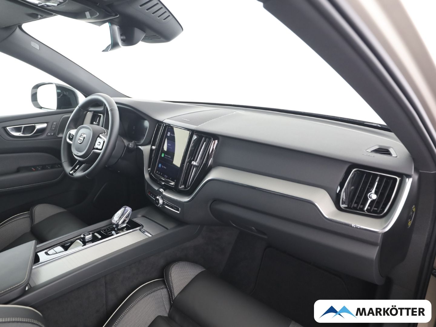 Volvo XC60 B5 AWD Plus Dark AHK/PANO/HARMAN/LHZ/BLIS