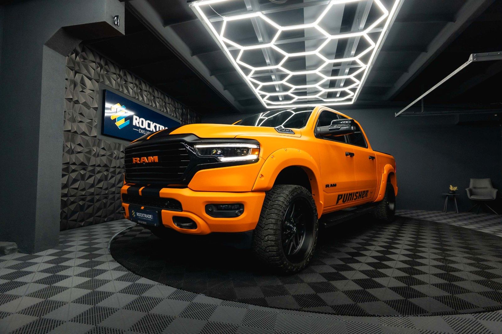 Dodge RAM 5.7 V8 HEMI 4x4 OFFROAD Night PUNISHER 19%