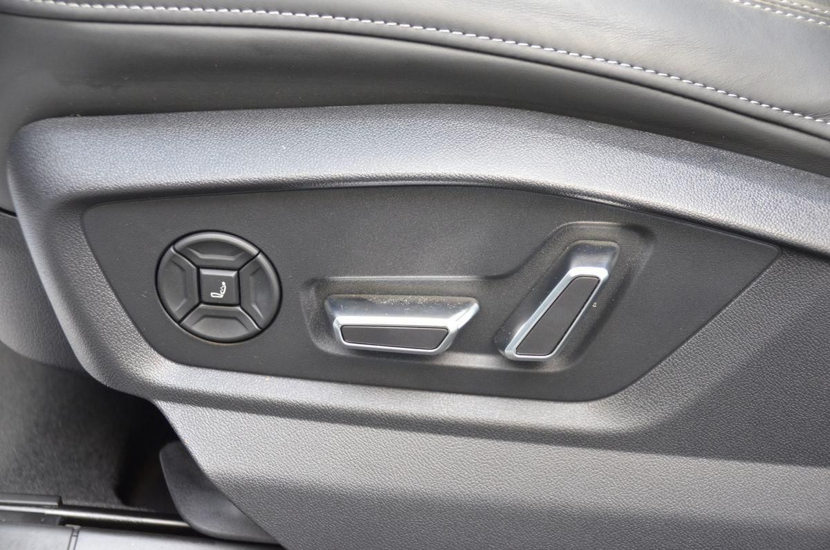 Audi Q7 50 TDI quatt S-LINE 7SITZ STNDHZ PANO AHK B&O