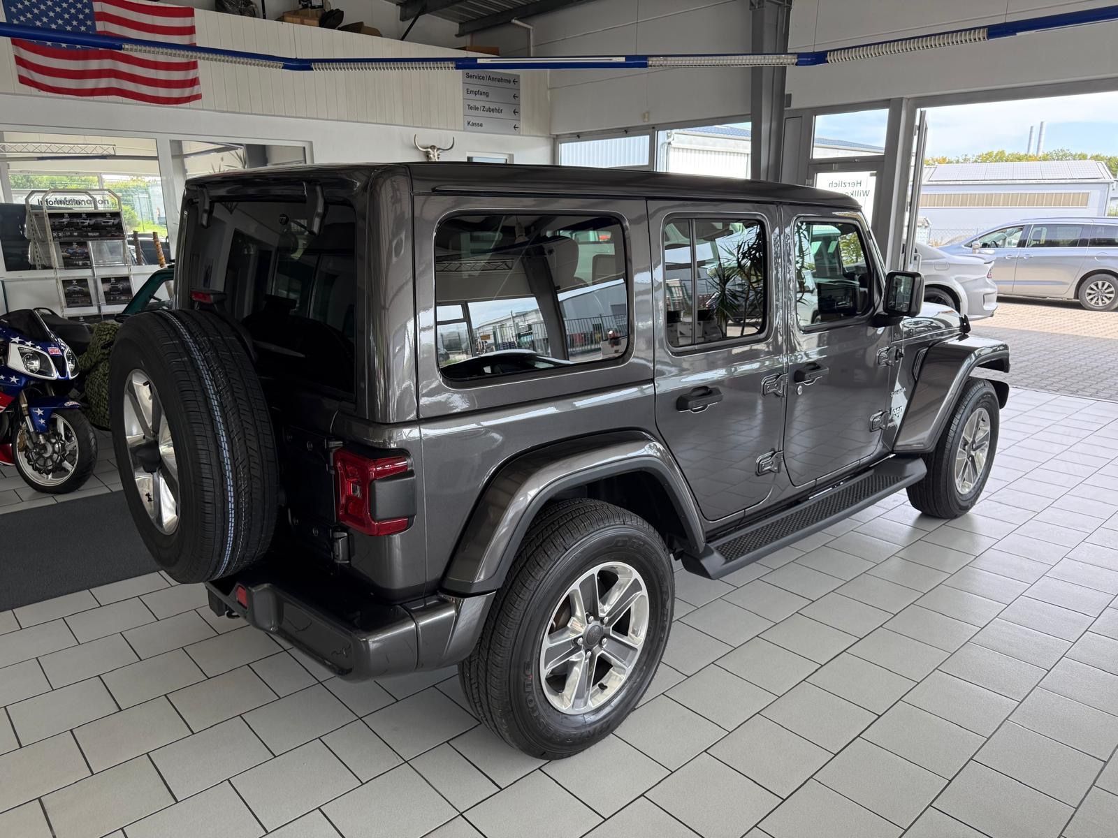 Jeep Wrangler 3.6 V6 Sahara one touch sky roof LED