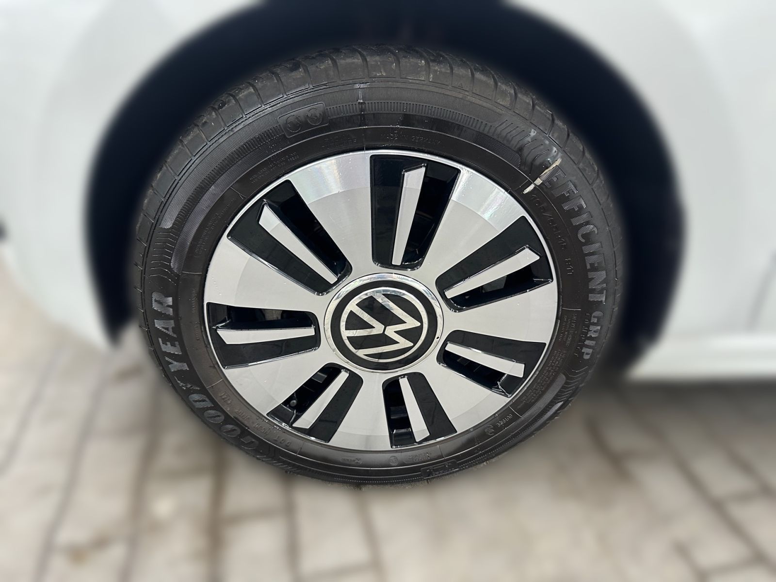 Volkswagen e-up! Style Plus - Samsaru's Car Outlet