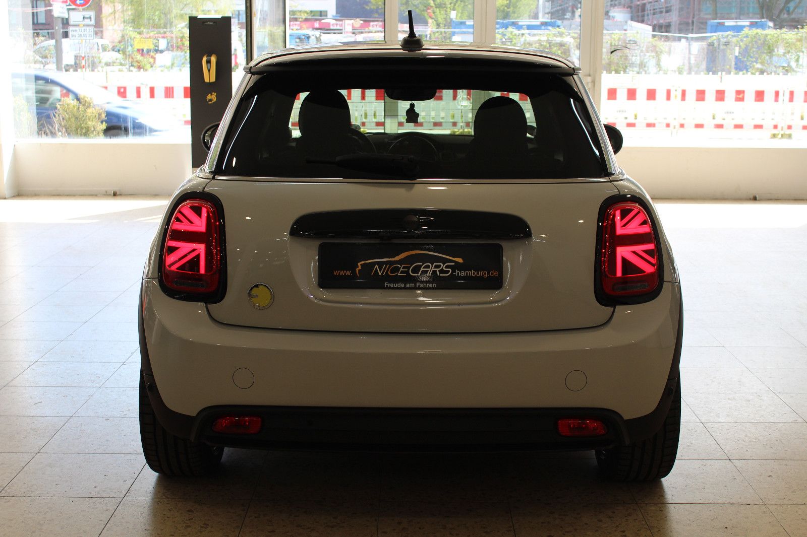 MINI COOPER SE Yours Trim Edition - Samsaru's Car Outlet