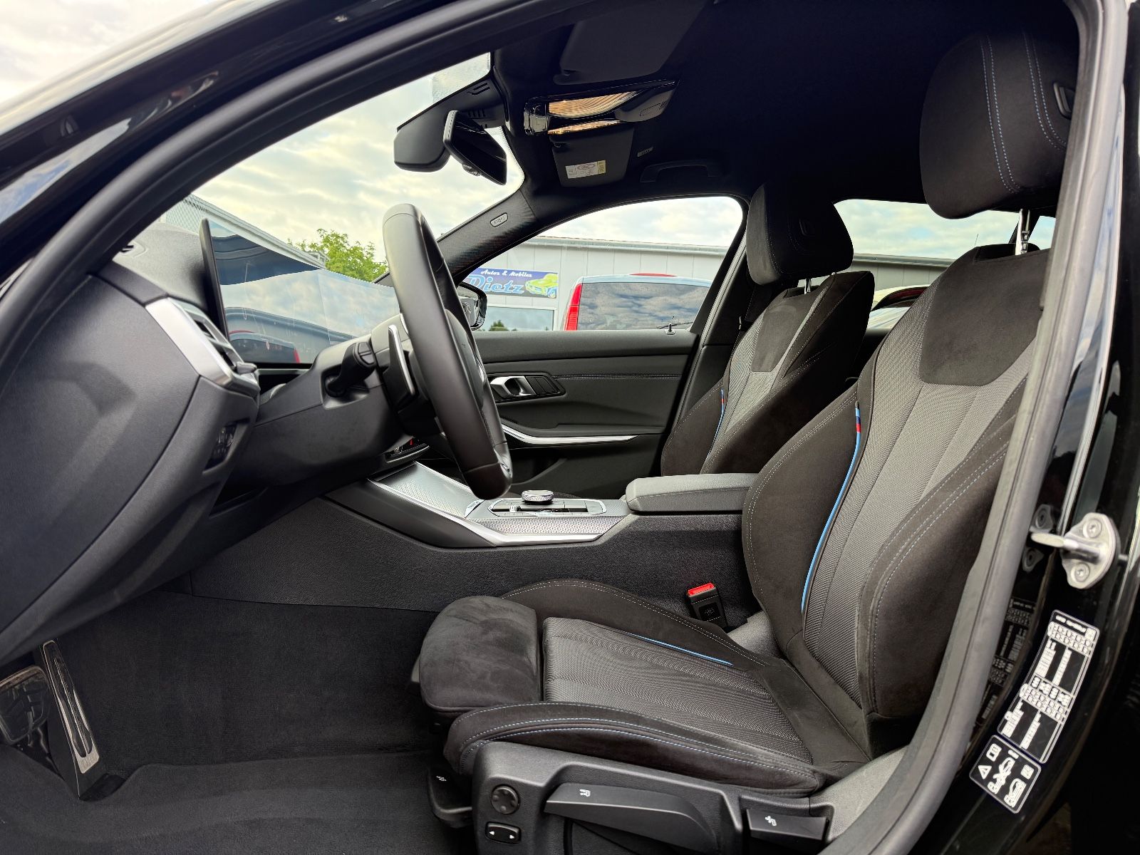 BMW 320 d xDrive M-SPORT FACELIFT AHK Innovation ACC