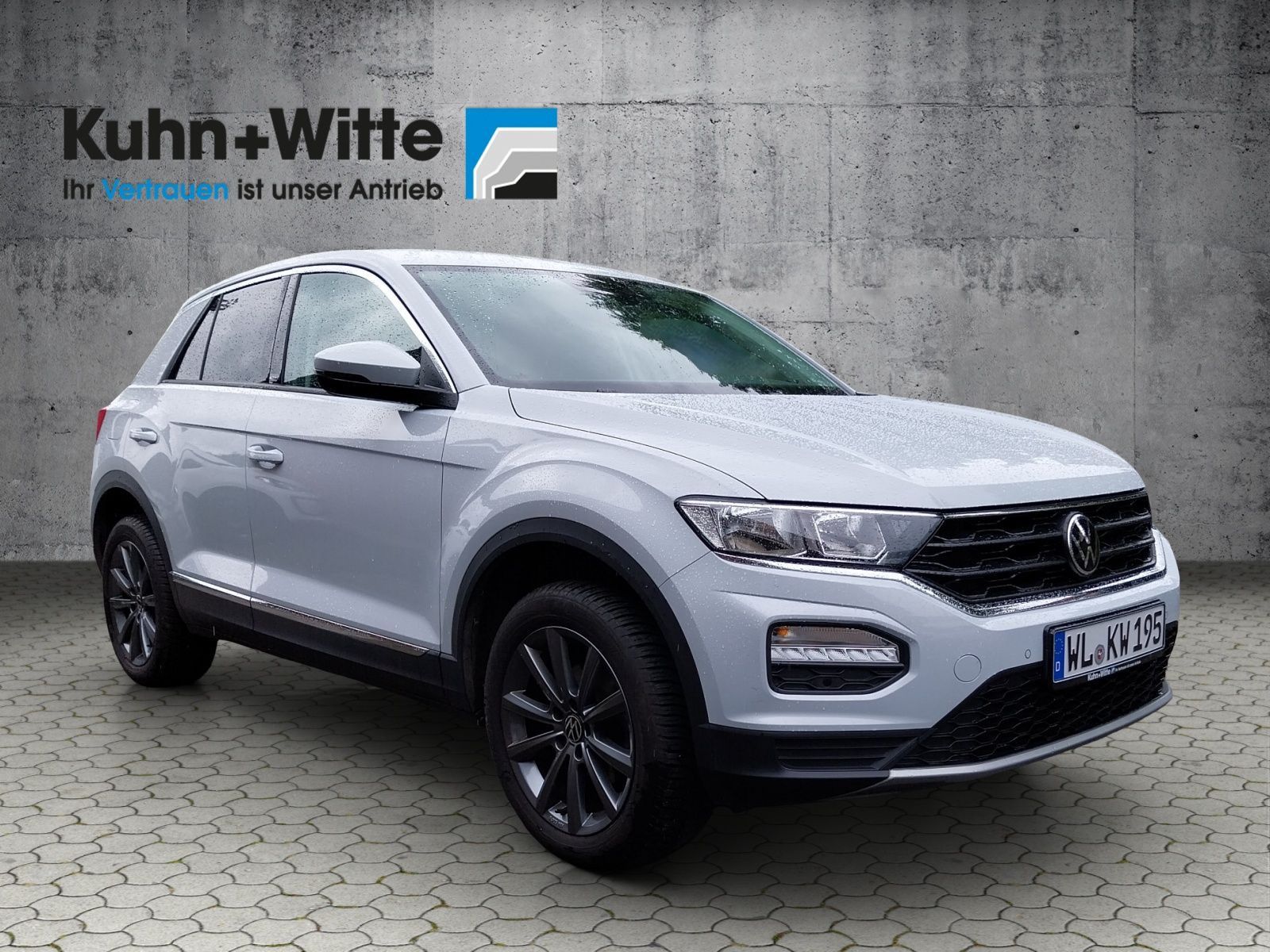 Volkswagen T-Roc 1.5 TSI - Samsaru's Car Outlet