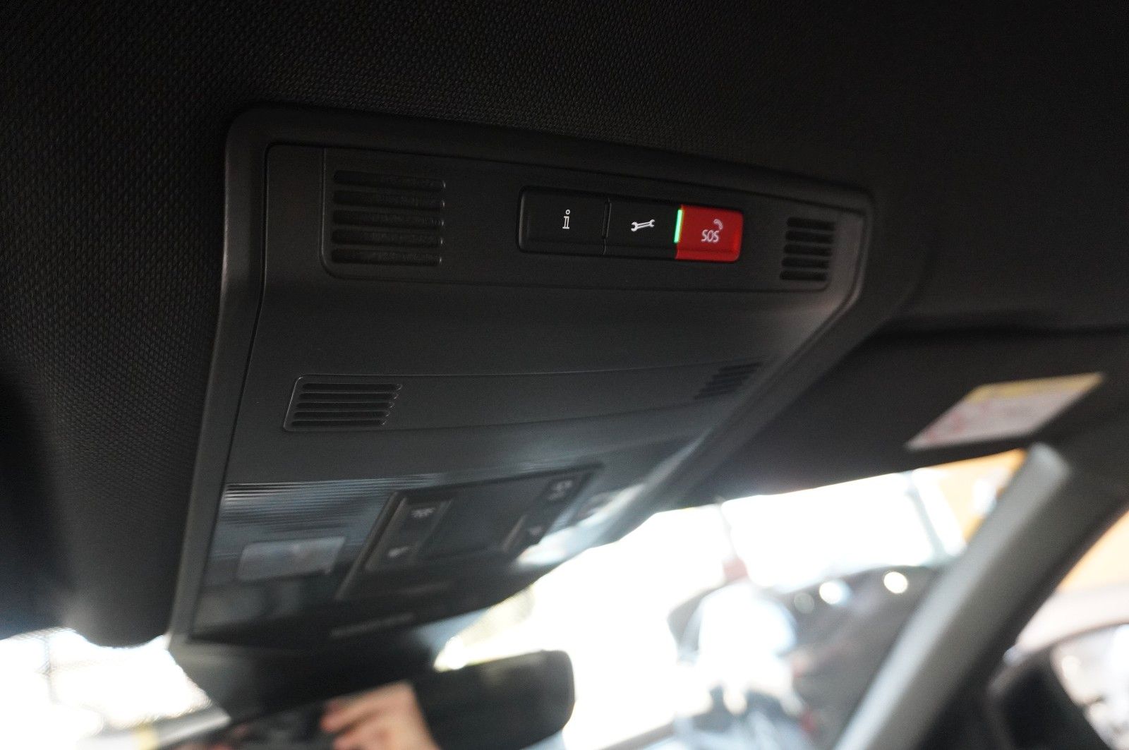 Volkswagen T-Roc 2.0D R-LINE 4MOTION - Samsaru's Car Outlet