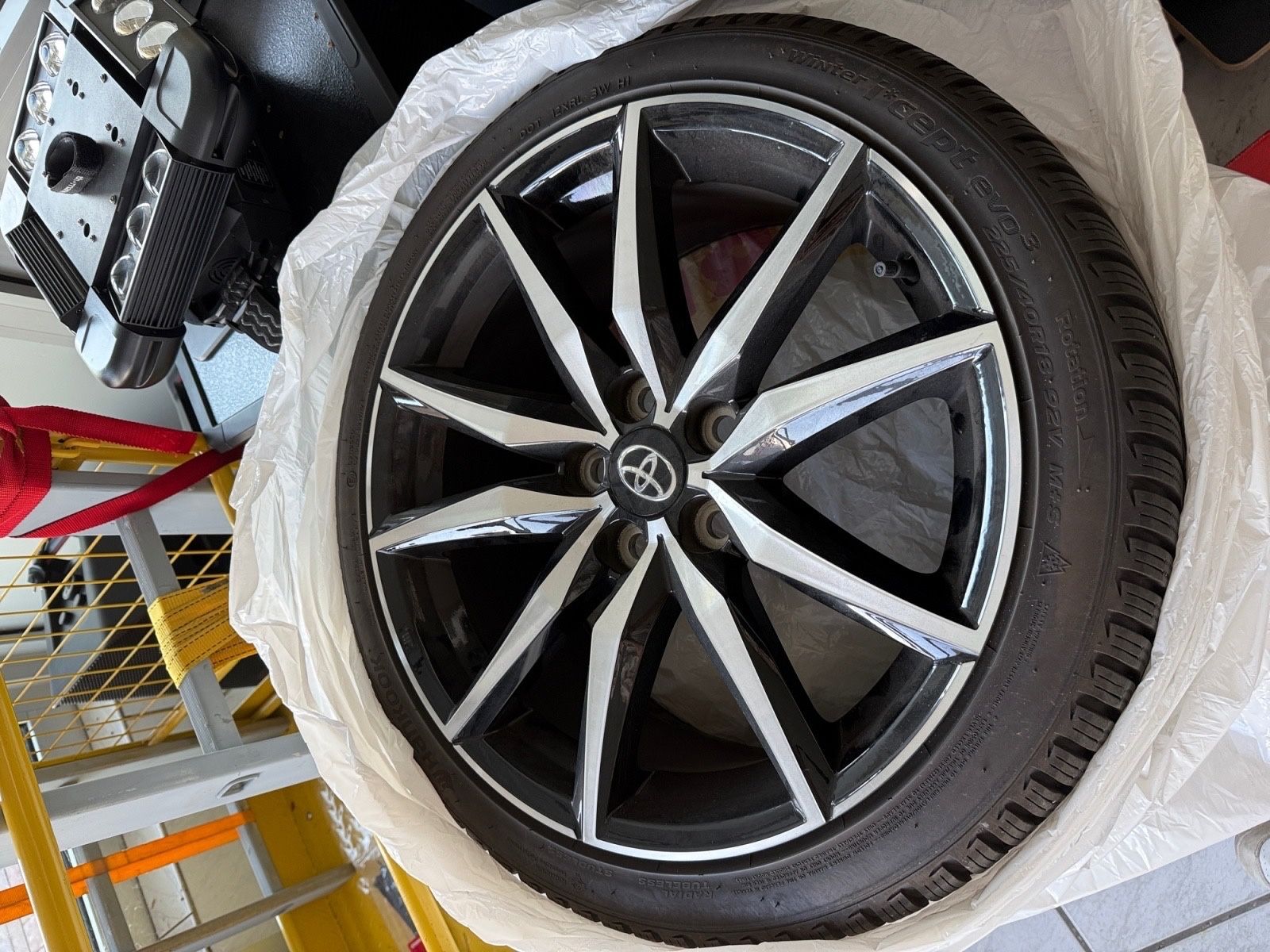 Toyota Corolla 2.0l Hybrid GR Sport /19"-LMF/Eibach-Fah