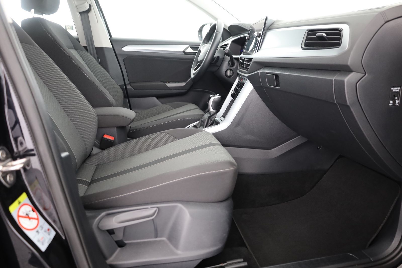 Volkswagen T-Roc 1.5 TSI DSG - Samsaru's Car Outlet