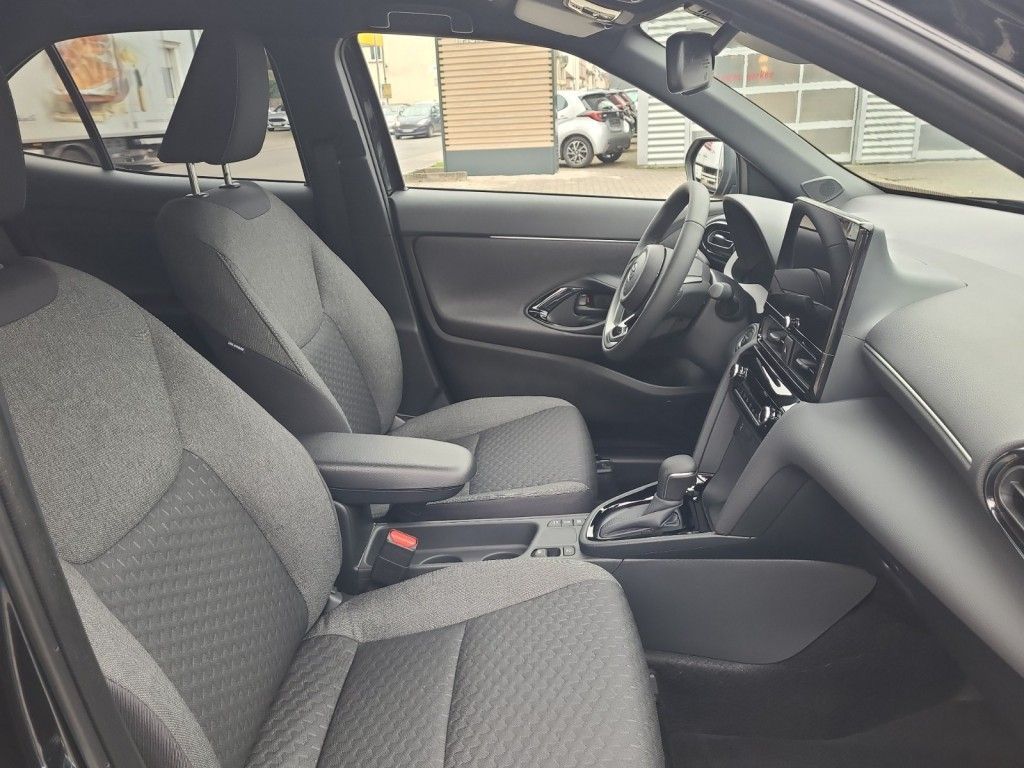 Toyota Yaris Cross Hybrid 130 1.5 VVT-i Black & White
