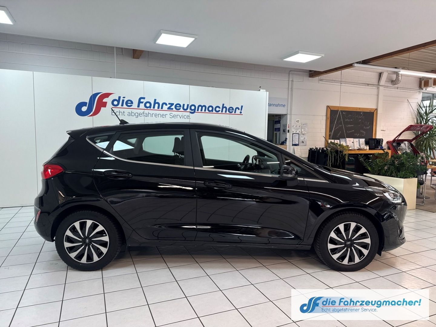 Ford Fiesta Titanium M-Hybrid - Samsaru's Car Outlet