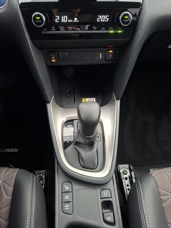 Toyota Yaris Cross Hybrid 1.5 VVT-i Elegant