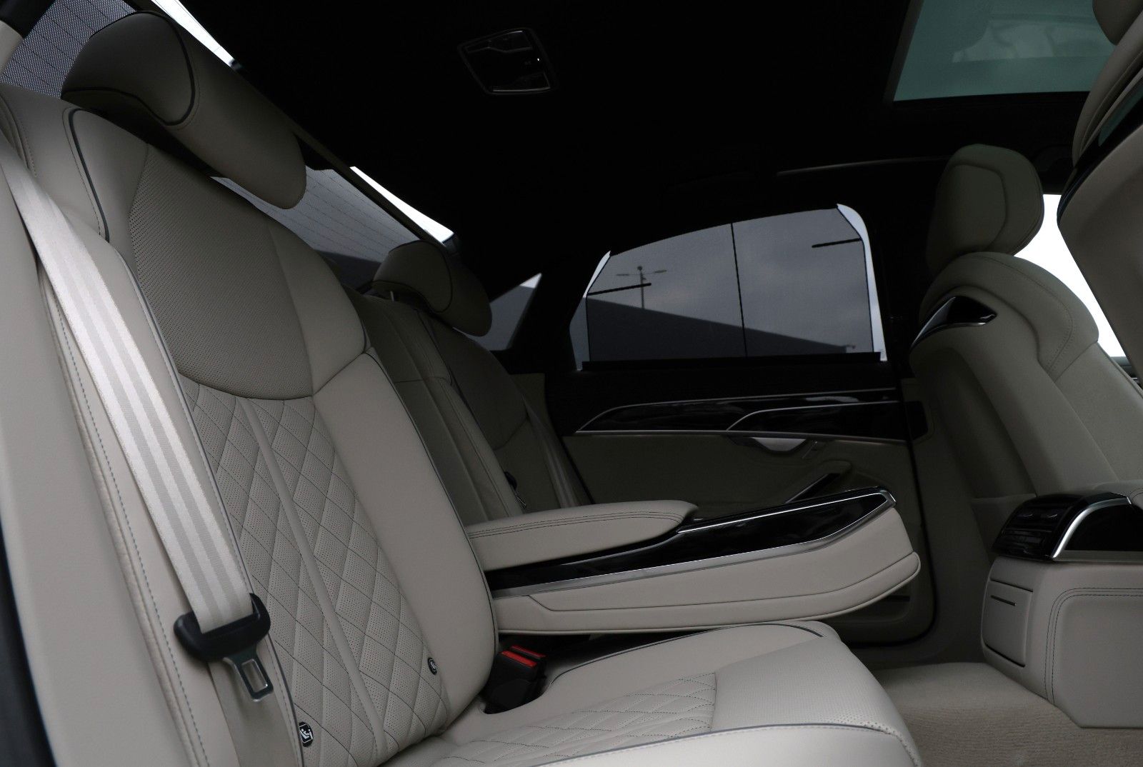 Audi A8 50 TDI quat. S line - Samsaru's Car Outlet