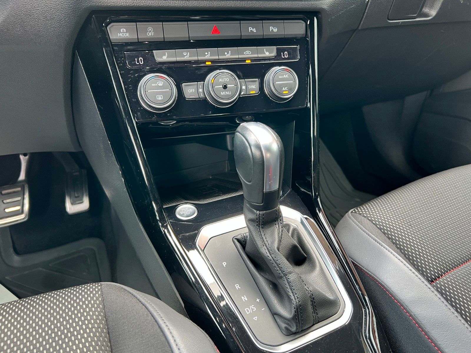 Volkswagen T-Roc 1.5TSi DSG Black - Samsaru's Car Outlet
